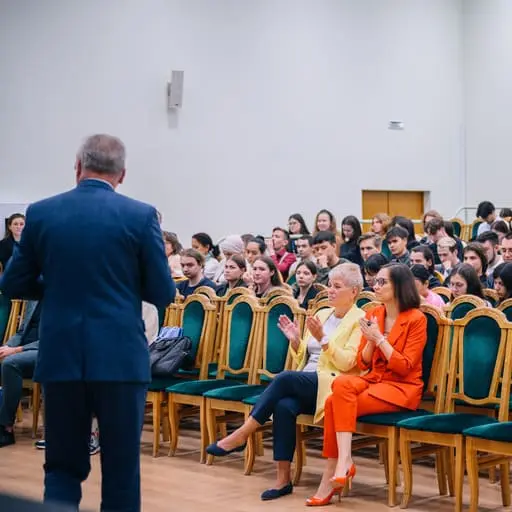 Акселератор – это не про бизнес, а про жизнь > Университет управления ...