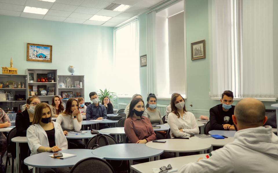 Встреча студентов гуманитарного факультета с&nbsp;основателем бренда &laquo;Камское море&raquo;